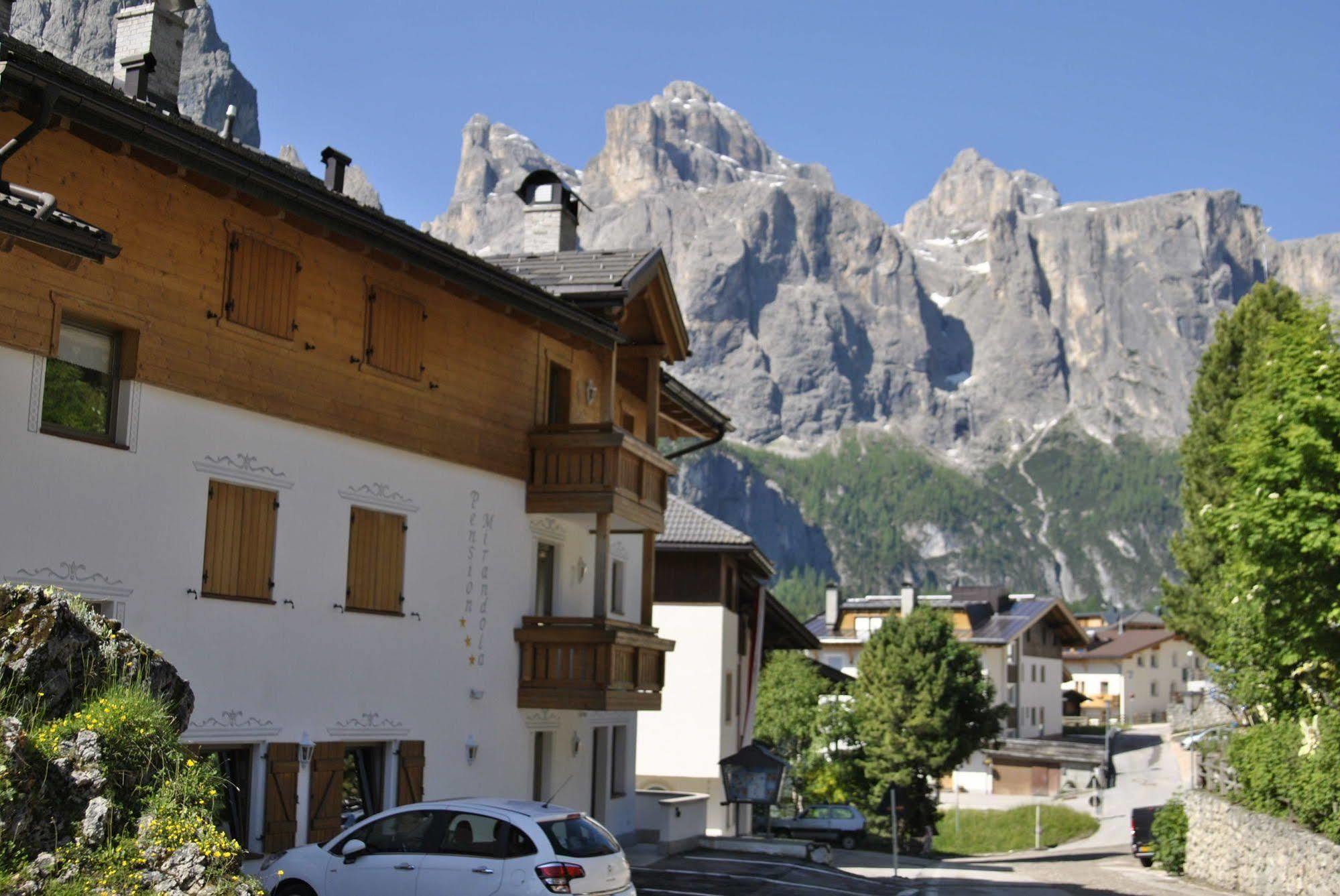 Pension Mirandola Colfosco Bagian luar foto